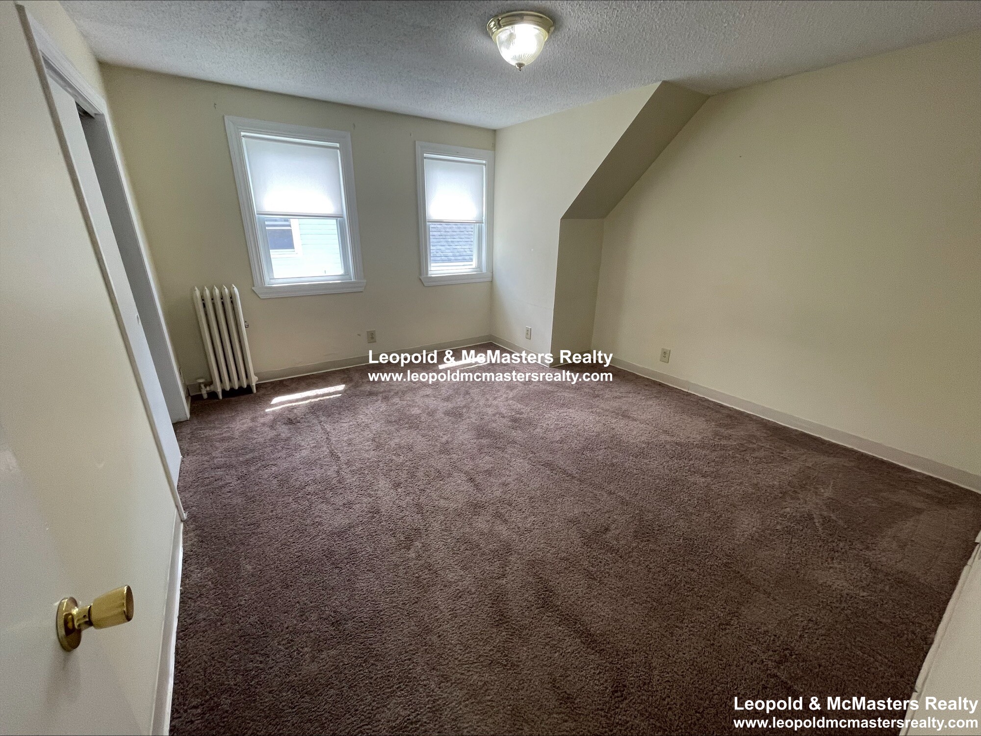 80 Robbins St, South Side