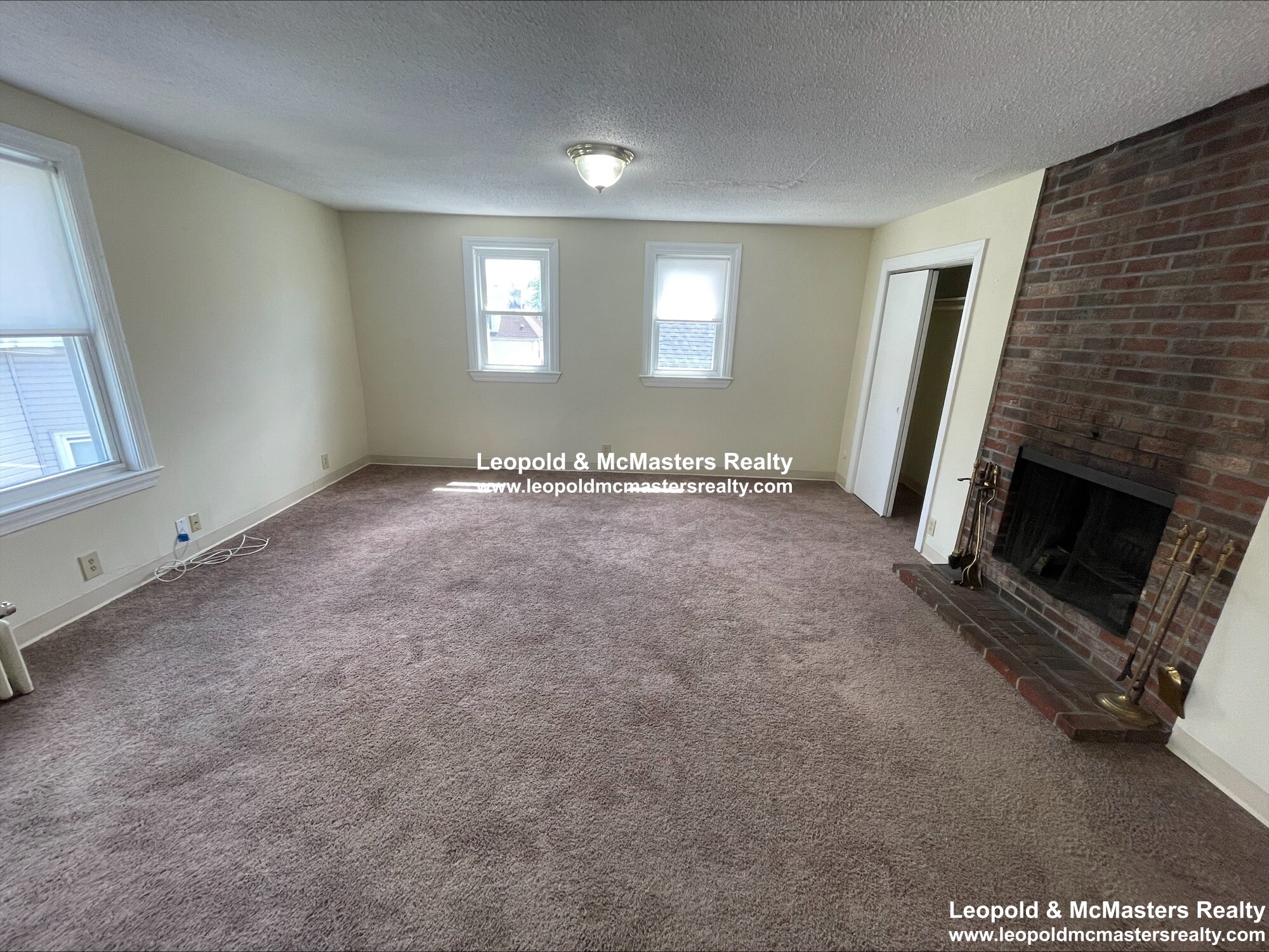 80 Robbins St, South Side