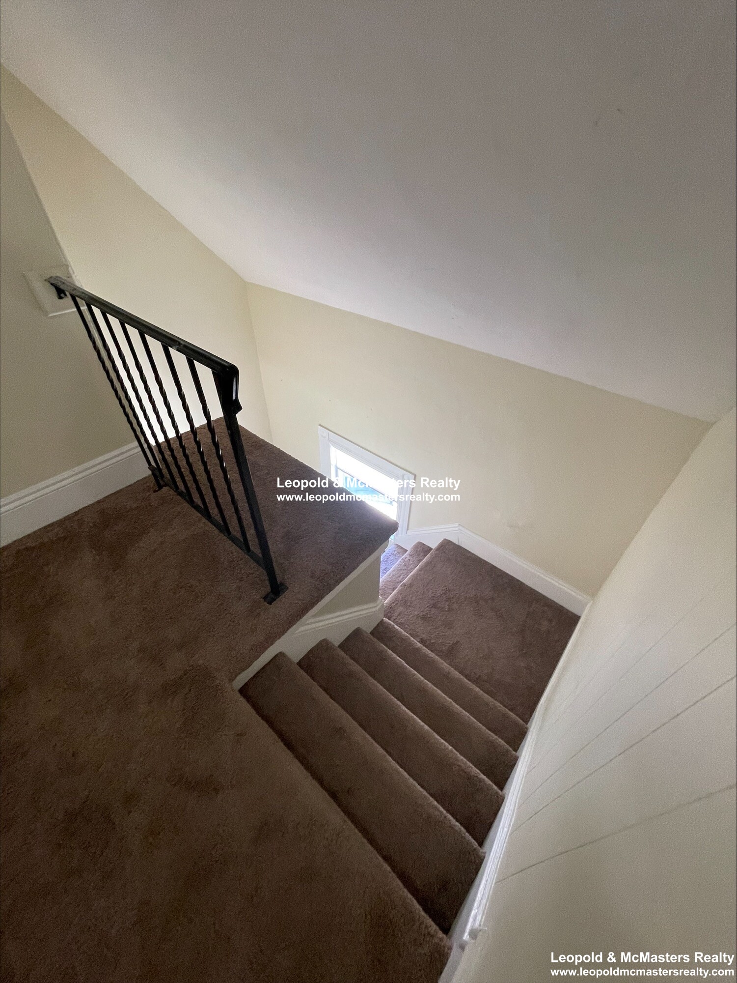 80 Robbins St, South Side