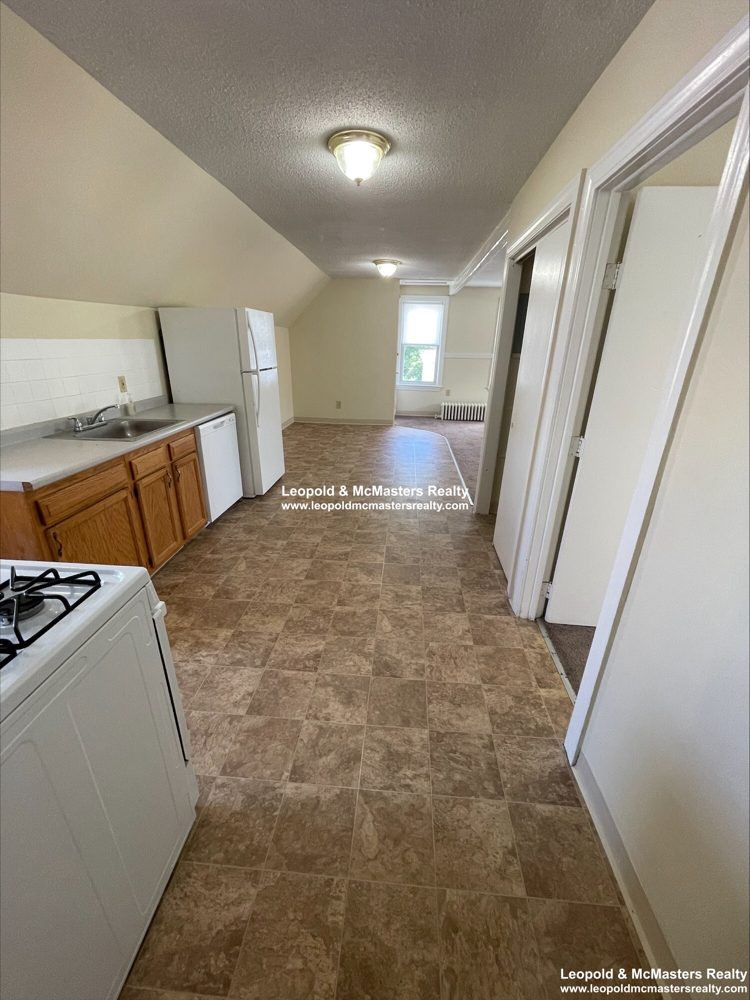 80 Robbins St, South Side