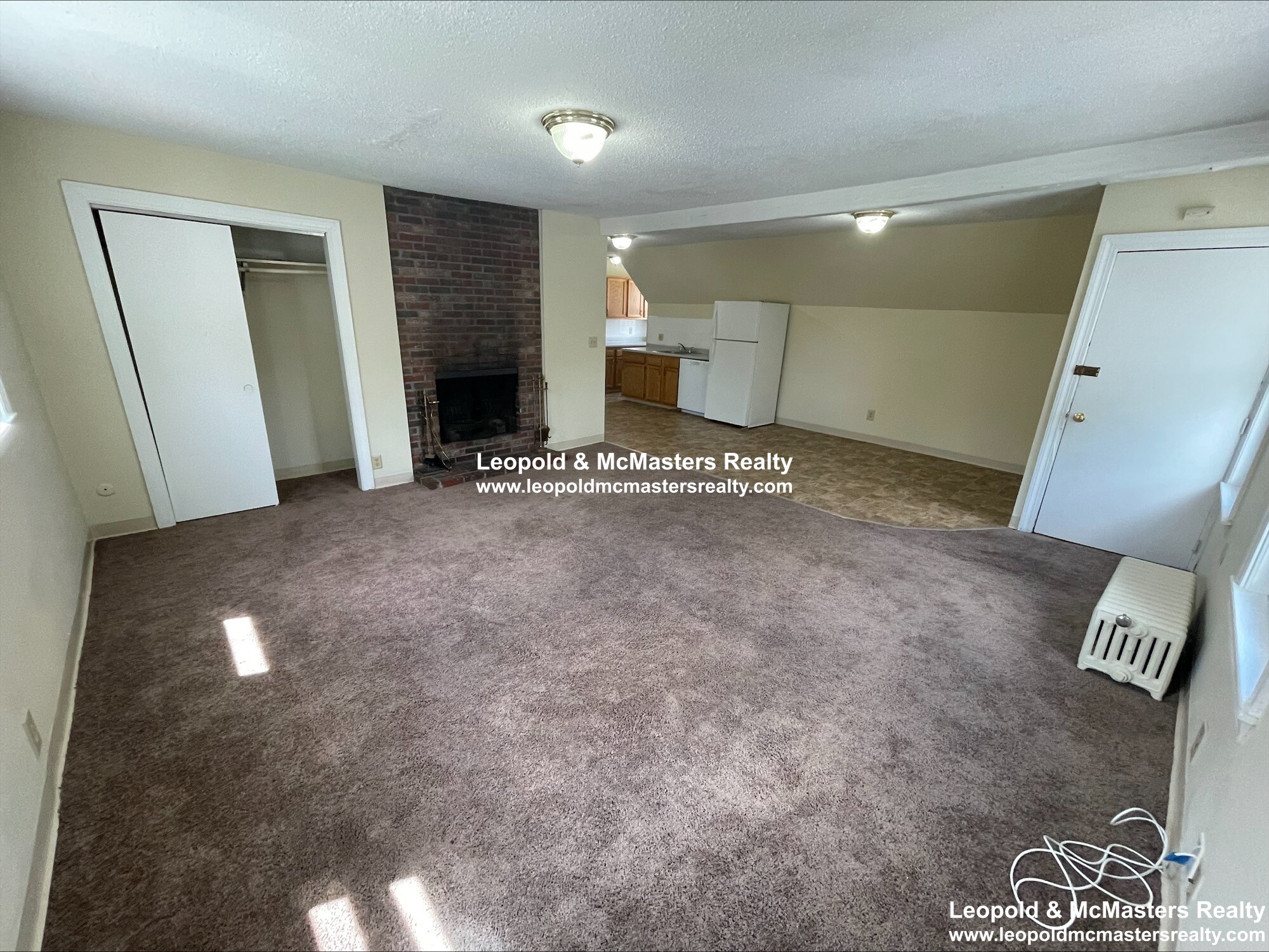 80 Robbins St, South Side