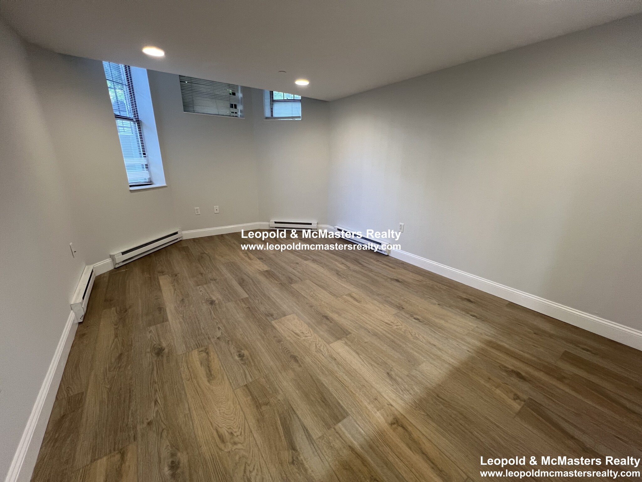 111 Queensberry St, Fenway