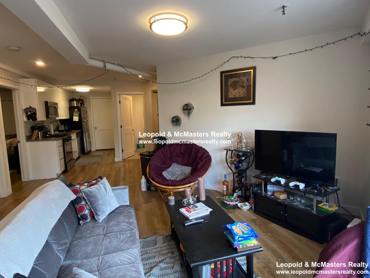 25 Webster Ave, Ward Two