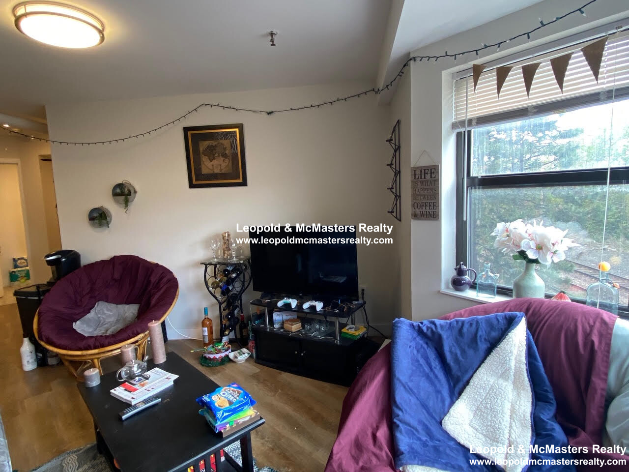 25 Webster Ave, Ward Two