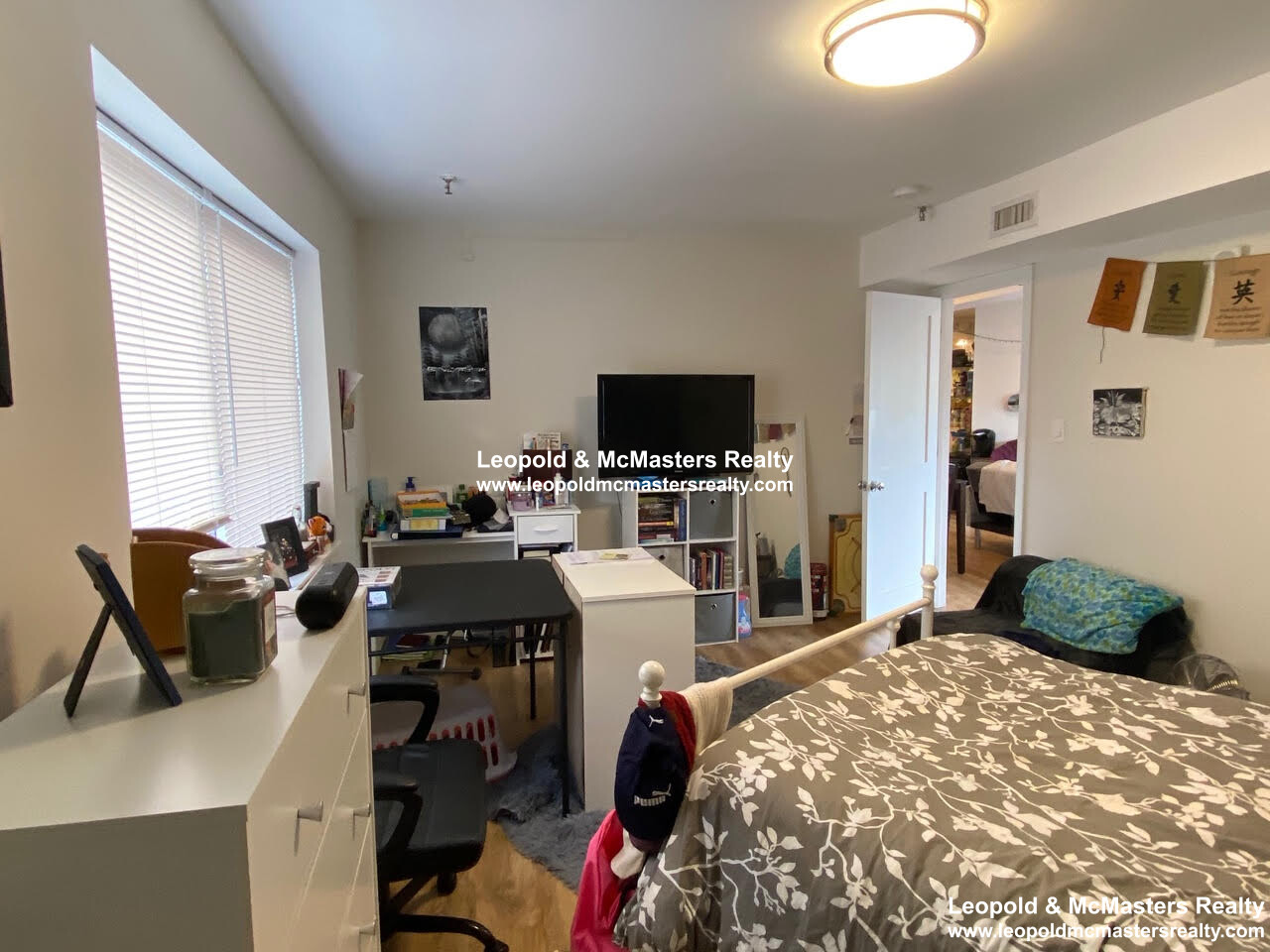 25 Webster Ave, Ward Two