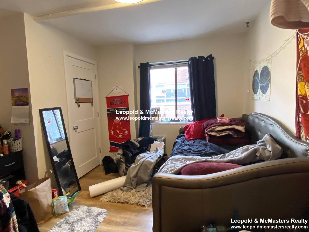 25 Webster Ave, Ward Two