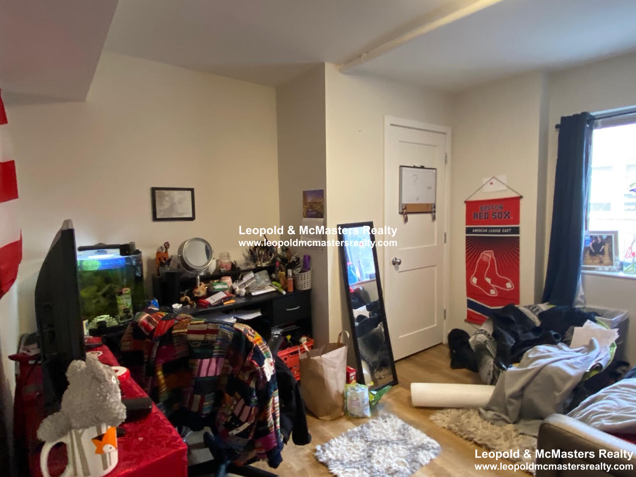 25 Webster Ave, Ward Two