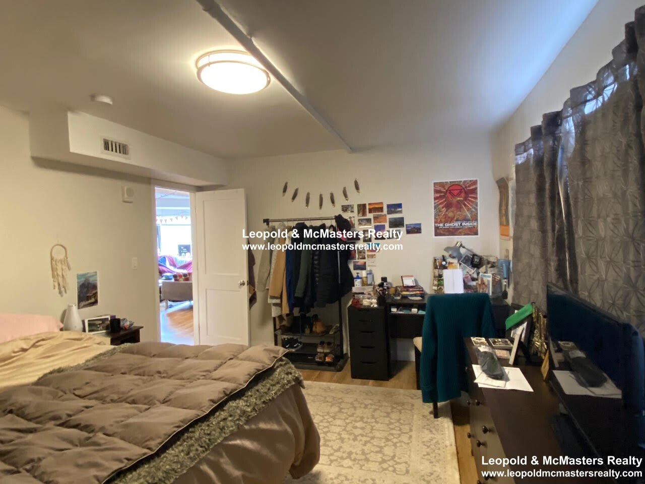 25 Webster Ave, Ward Two