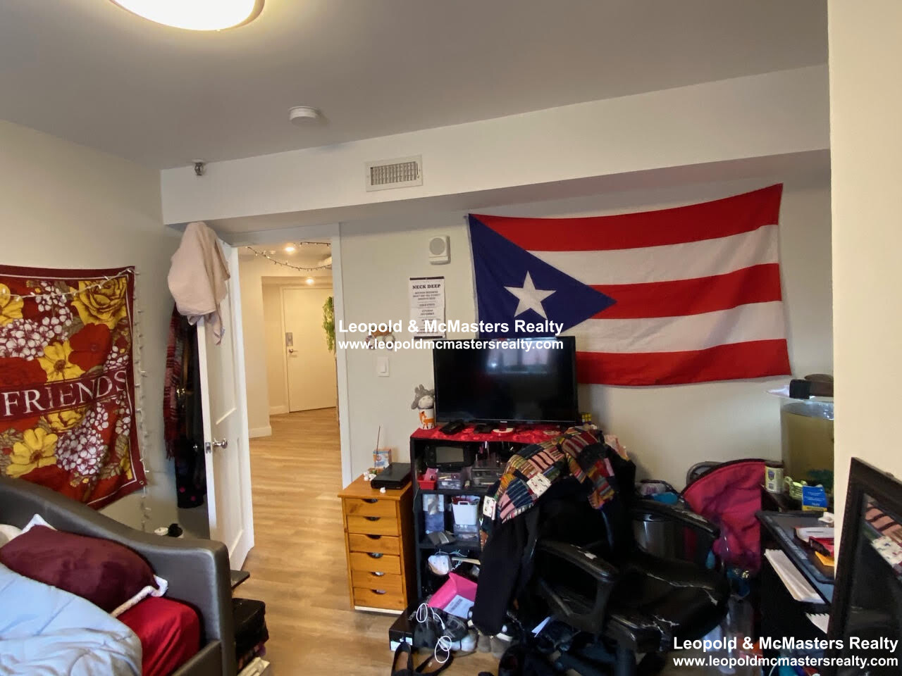 25 Webster Ave, Ward Two