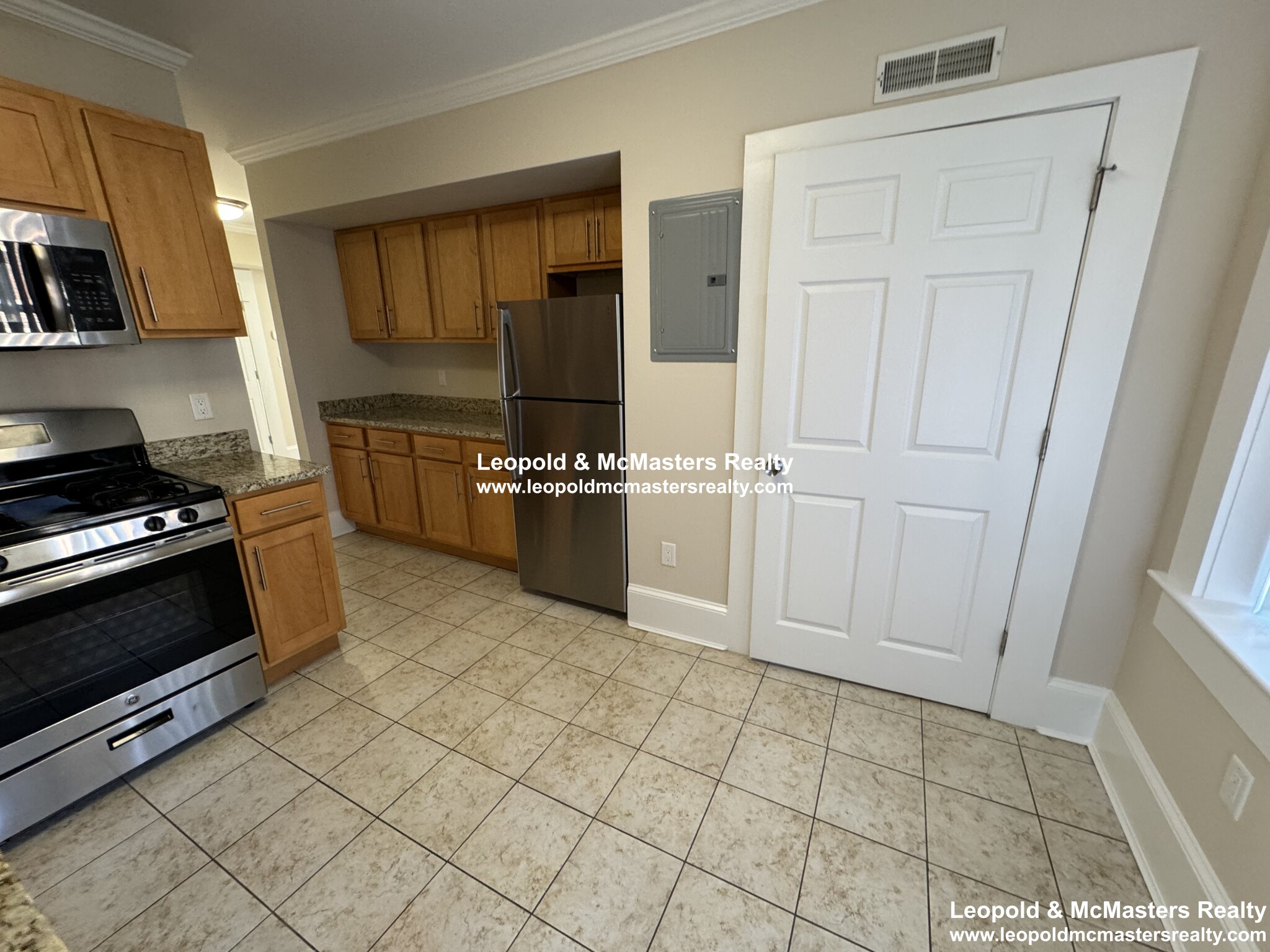 Photos of apartment on Short St.,Brookline MA 02446
