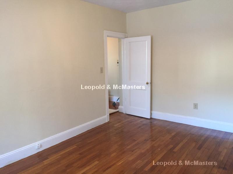 40 Chestnut Hill Ave, Brighton