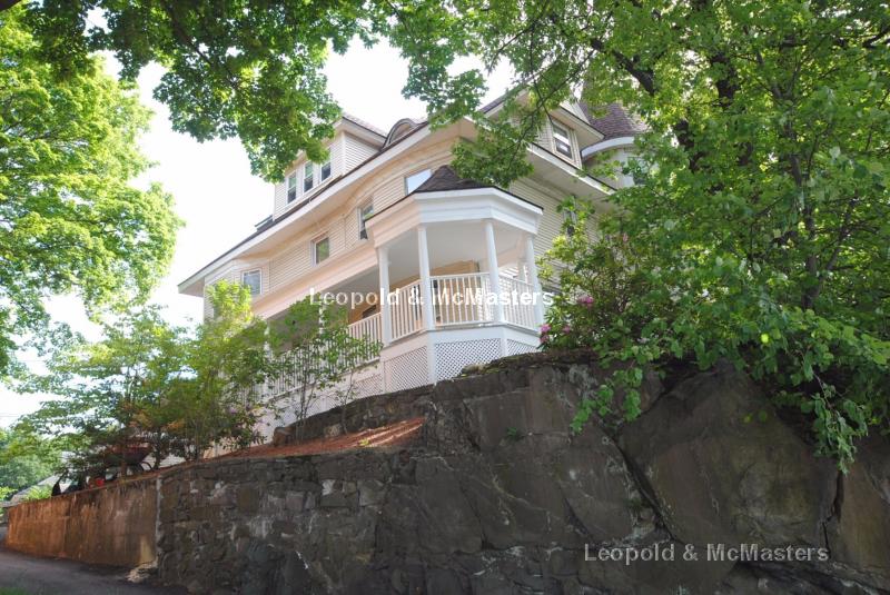 592 Cambridge St, Brighton