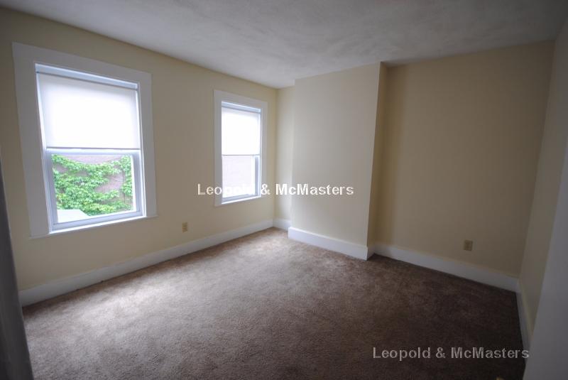 2 Islington Terr, Allston