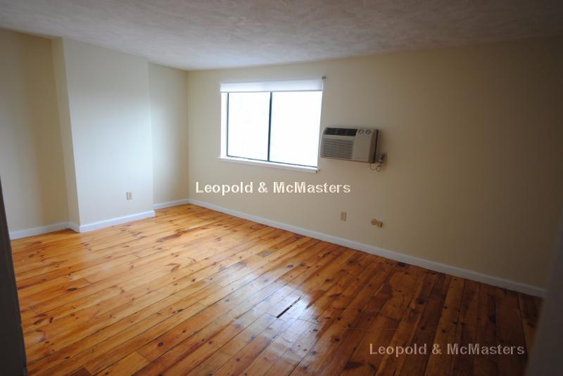 2 Islington Terr, Allston