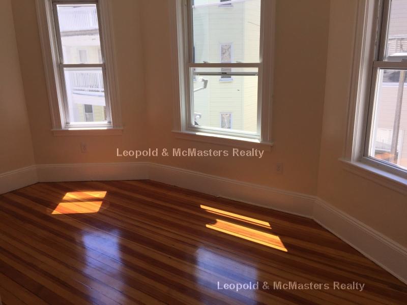 9 Alvan Ter, Dorchester