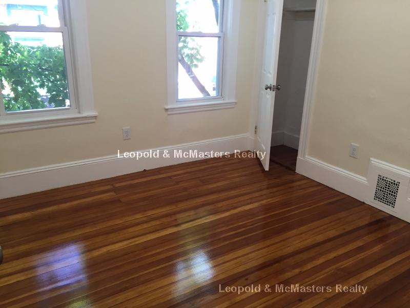 9 Alvan Ter, Dorchester