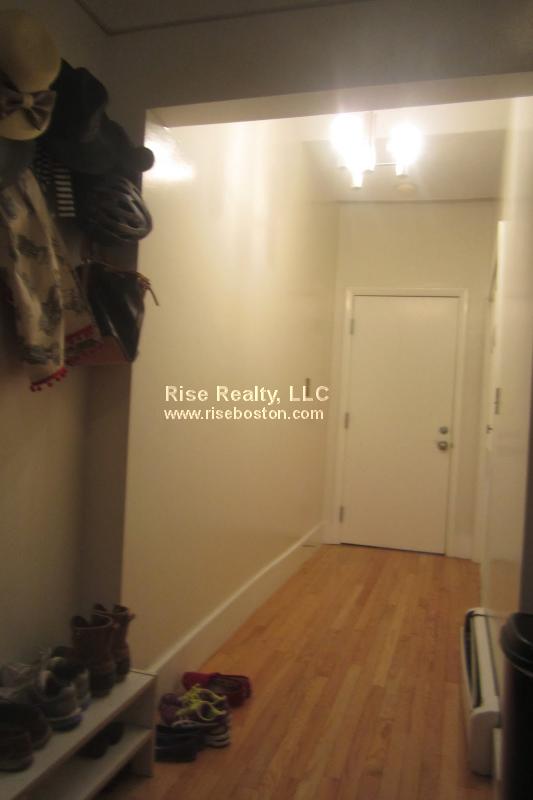 15 Aberdeen St, Boston