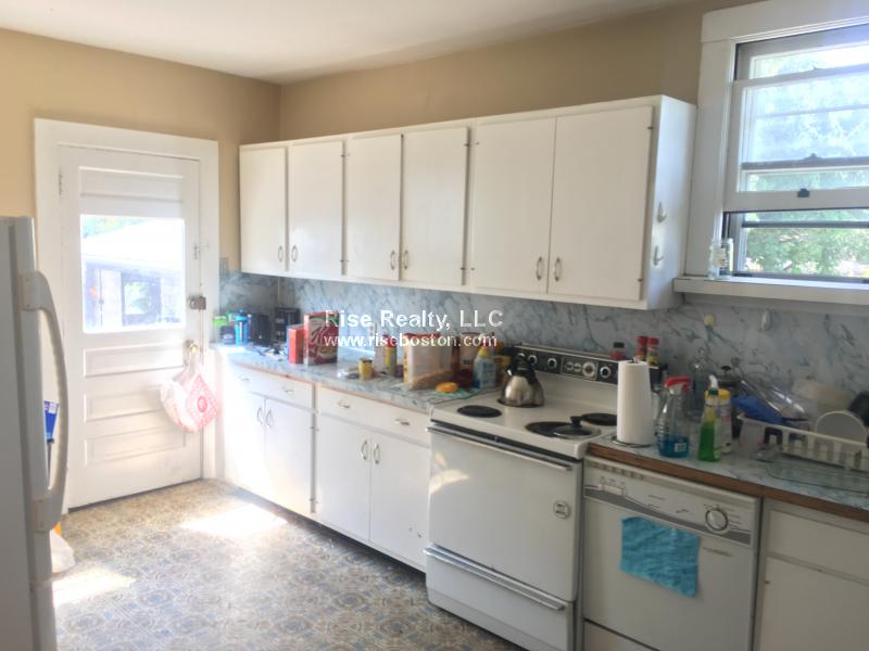 4 bed, 2 bath apartment for rent at 31 Wade St Unit Right, Brighton — photo 6 of 15