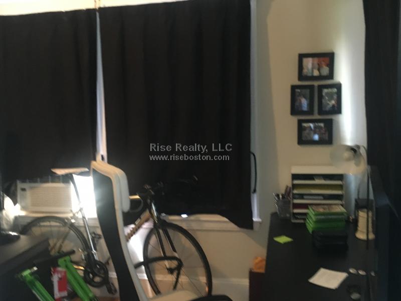 5 bed, 2 bath apartment for rent at 24 Crosby Rd, Newton — photo 4 of 17