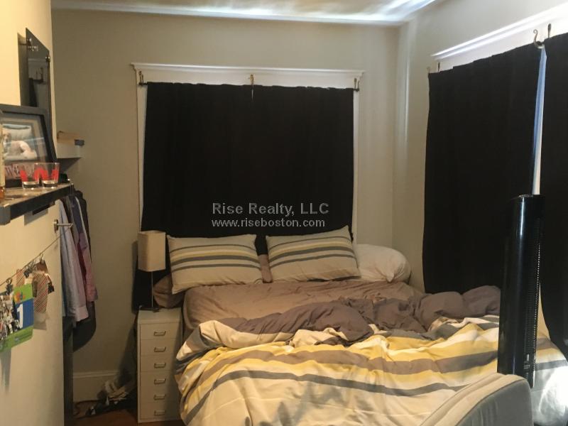5 bed, 2 bath apartment for rent at 24 Crosby Rd, Newton — photo 5 of 17