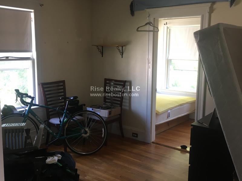 5 bed, 2 bath apartment for rent at 24 Crosby Rd, Newton — photo 16 of 17
