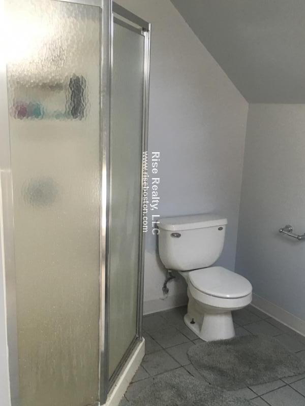 5 bed, 2 bath apartment for rent at 24 Crosby Rd, Newton — photo 11 of 17