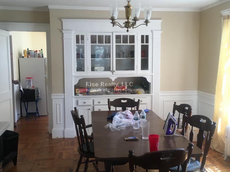 6 bed, 2 bath apartment for rent at 22 Crosby Rd, Newton — photo 4 of 14