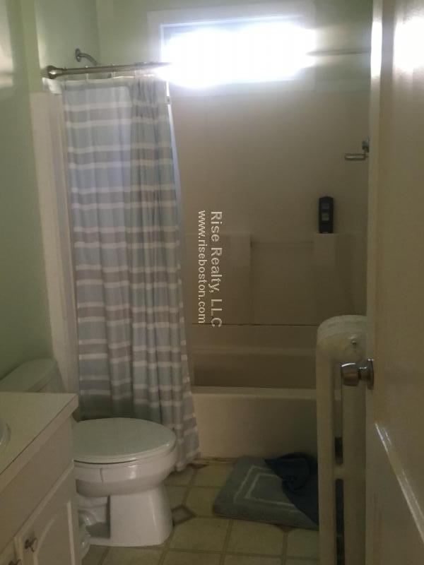 6 bed, 2 bath apartment for rent at 22 Crosby Rd, Newton — photo 8 of 14