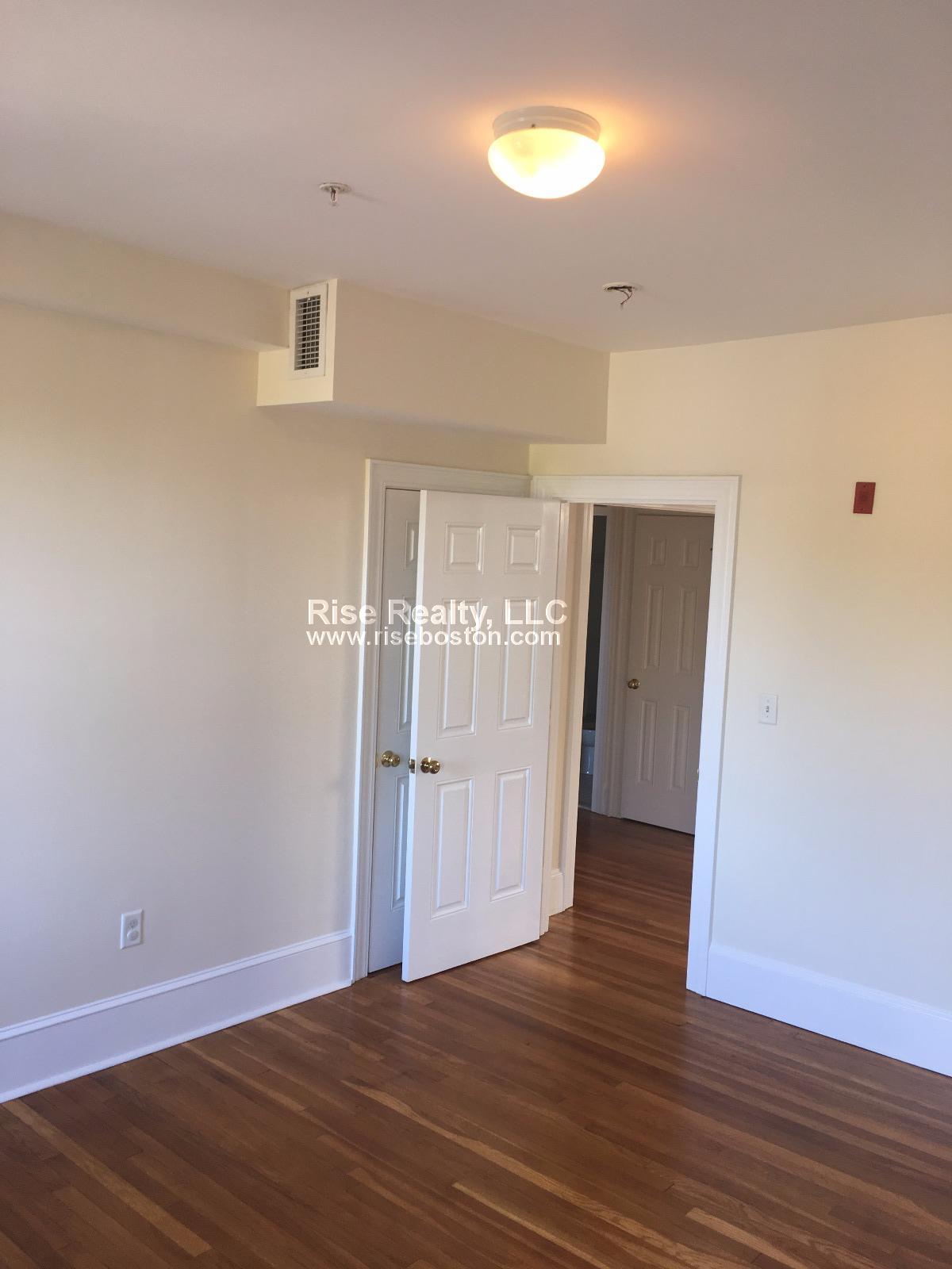 881 Massachusetts Ave, Cambridge