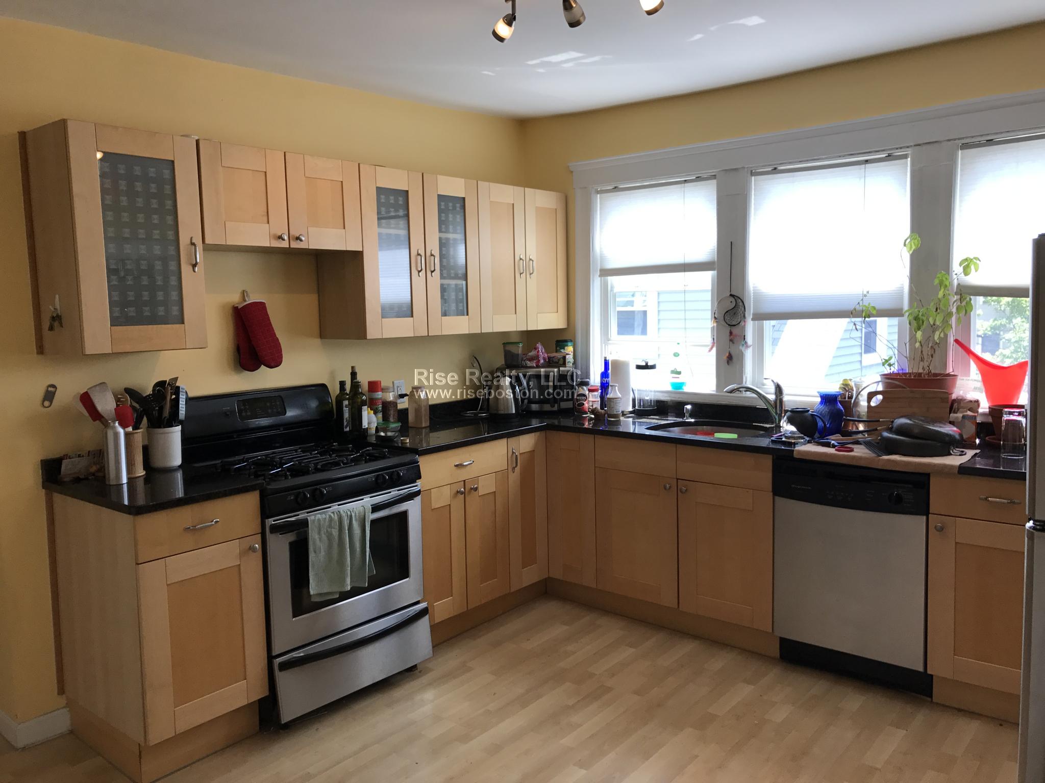 3 bed, 1 bath apartment for rent at 52 Dimick, Somerville