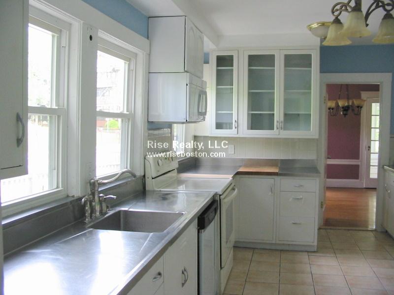 233 Commonwealth Ave, Newton