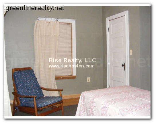 17 Holman St, Allston