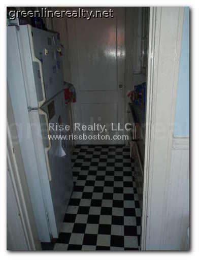 3 bed, 1 bath apartment for rent at 35 Claflin Rd Unit 2, Brookline — photo 2 of 5