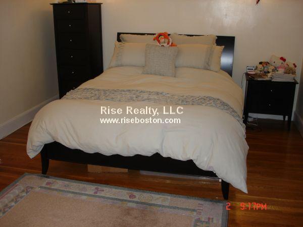 3 bed, 1 bath apartment for rent at 26 Radnor Rd Unit 2, Brighton — photo 7 of 9