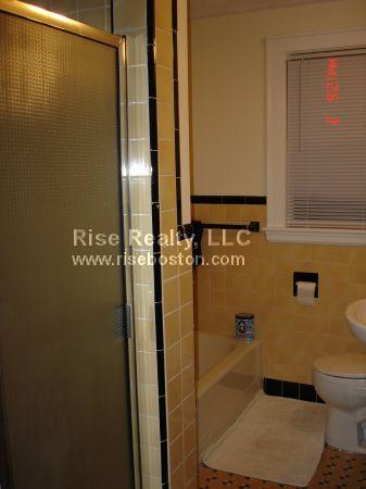 3 bed, 1 bath apartment for rent at 26 Radnor Rd Unit 2, Brighton — photo 5 of 9