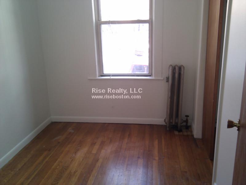 11 Scottfield Rd, Allston