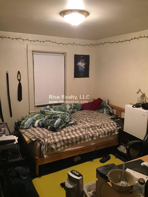 4 bed, 1 bath apartment for rent at 2 Shepherd Ave Unit 2, Mission Hill — photo 9 of 11
