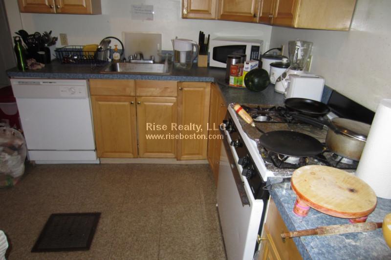 2 Shepherd Ave, Mission Hill