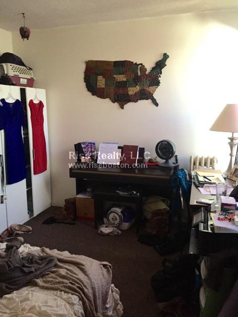 317 Summit Ave, Brighton