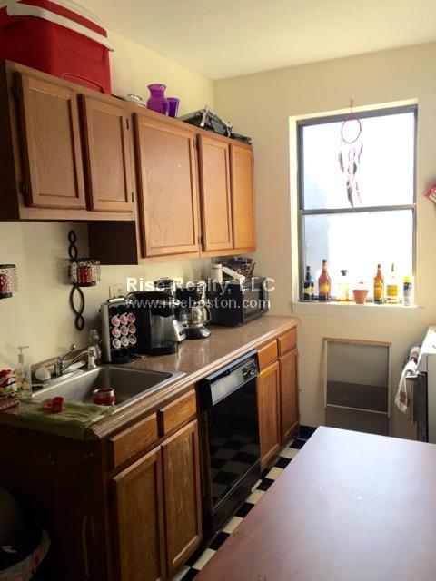 317 Summit Ave, Brighton