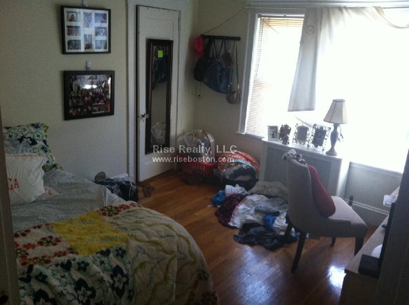 5 bed, 2 bath apartment for rent at 32 Gerald Rd Unit 2, Brighton — photo 6 of 18