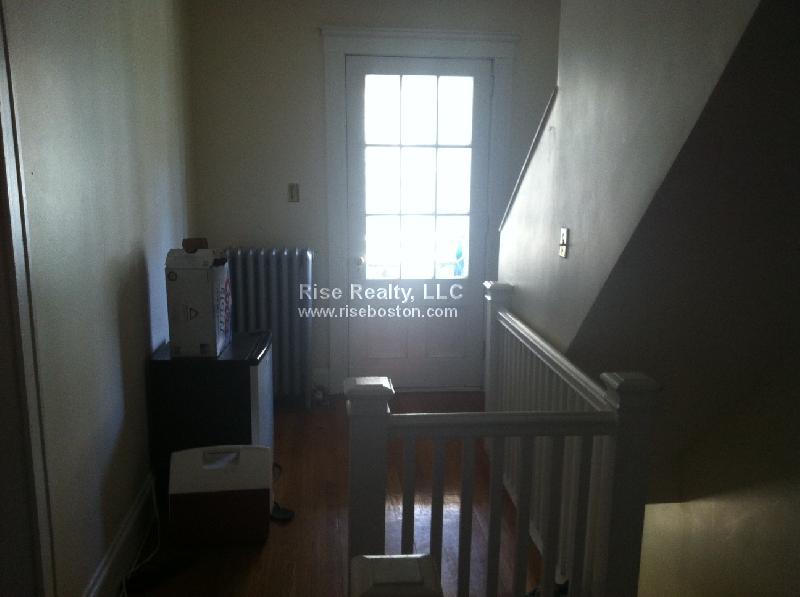 5 bed, 2 bath apartment for rent at 32 Gerald Rd Unit 2, Brighton — photo 10 of 18