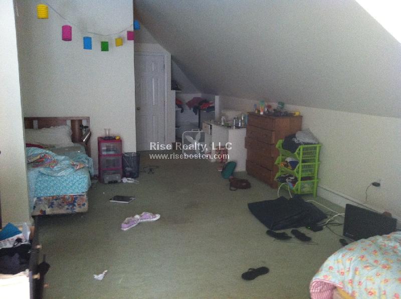 5 bed, 2 bath apartment for rent at 32 Gerald Rd Unit 2, Brighton — photo 12 of 18