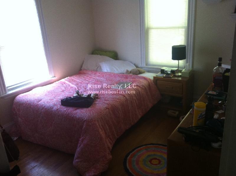5 bed, 2 bath apartment for rent at 32 Gerald Rd Unit 2, Brighton — photo 4 of 18
