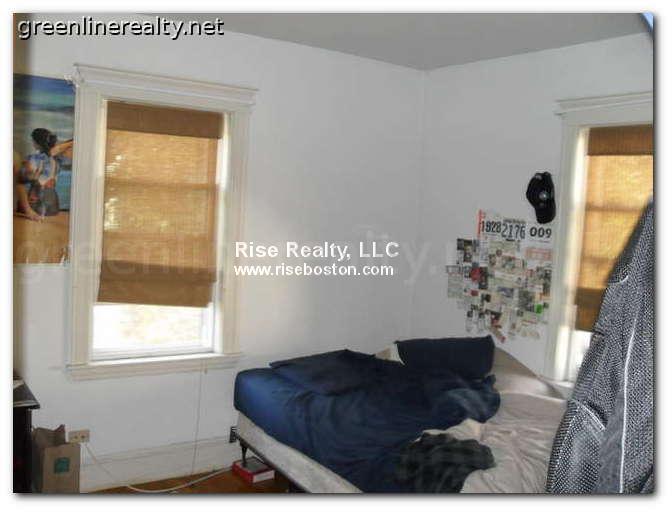 4 bed, 2 bath apartment for rent at 128 Washington St Unit 1, Brighton — photo 4 of 8