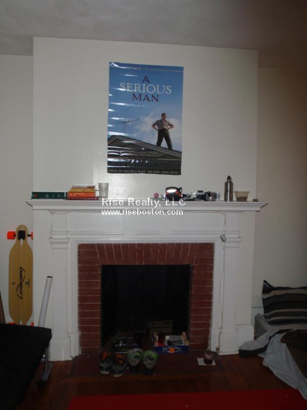 2 split bed, 1 bath apartment for rent at 120 Glenville Ave Unit B, Allston