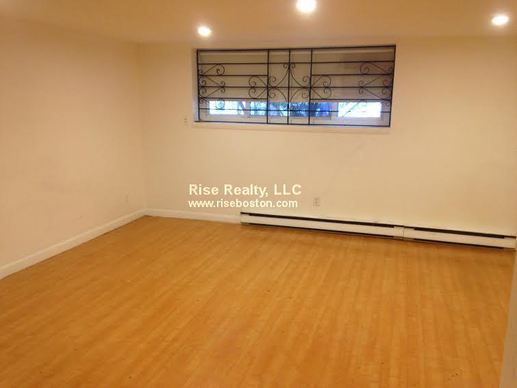 39 Englewood Ave, Brighton