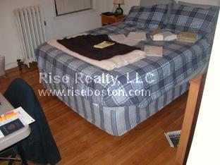 3 bed, 1.5 bath apartment for rent at 1706 Commonwealth Ave Unit 24, Brighton — photo 2 of 3