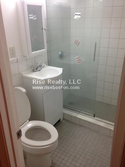 39 Englewood Ave, Brighton