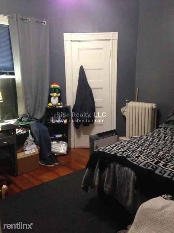 3 bed, 1 bath apartment for rent at 10 Sachem St Unit 1, Mission Hill — photo 9 of 9